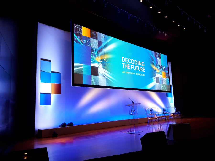 Indoor LED screens for sharp close-view experiences project image