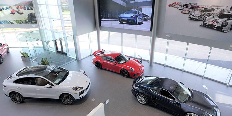 Automotive digital signage that improves experience and communication project image